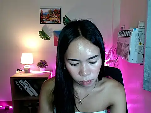 Snapshot of Shindoll chatting on 10/26/25, 09:59 Shindoll online show from 10/26/25, 09:59