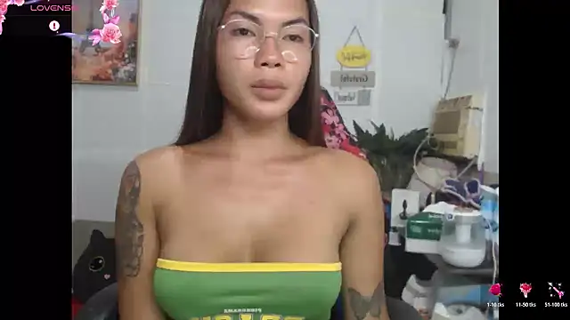Snapshot of lucyheart777 chatting on 06/14/26, 03:08 lucyheart777 online show from 06/14/26, 03:08