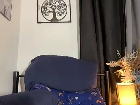 Zialustts online show from 03/18/26, 05:32