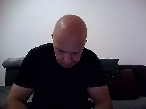 DaDDyLoVeSu83 online show from 11/04/25, 04:06