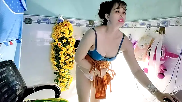 emgaixinhngoan online show from 10/02/25, 04:03