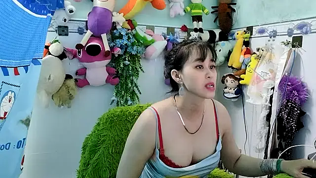 emgaixinhngoan online show from 11/17/25, 04:24