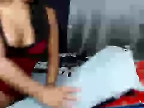 Snapshot of liane_mei chatting on 10/13/25, 12:43 liane mei online show from 10/13/25, 12:43