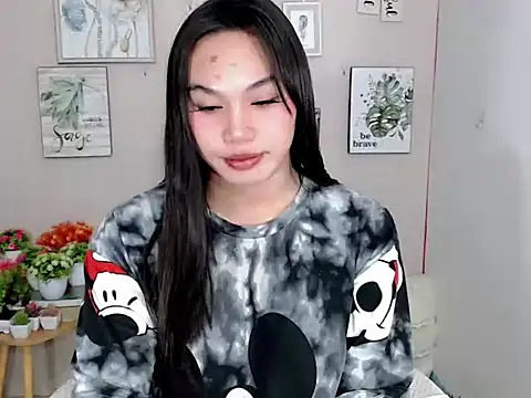 Snapshot of liane_mei chatting on 06/14/26, 02:24 liane mei online show from 06/14/26, 02:24