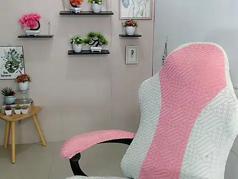Snapshot of liane_mei chatting on 07/14/26, 02:05 liane mei online show from 07/14/26, 02:05
