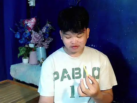 Reynelcock online show from 11/30/25, 11:47