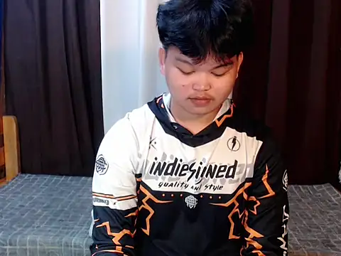 Reynelcock online show from 03/28/26, 06:29