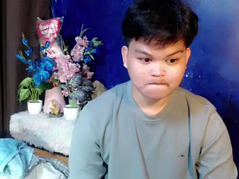 Reynelcock online show from 04/17/26, 03:26