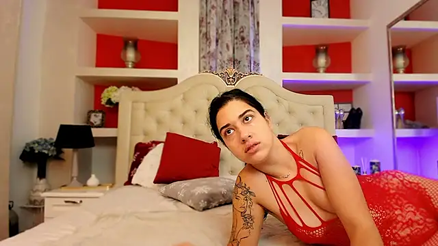 SarraRay online show from 11/06/25, 05:25