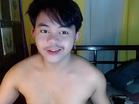 Snapshot of urguy_toshi chatting on 07/19/26, 06:06 urguy toshi online show from 07/19/26, 06:06