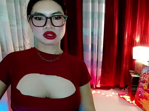 Snapshot of lover_girl143 chatting on 02/06/26, 04:32 lover girl143 online show from 02/06/26, 04:32