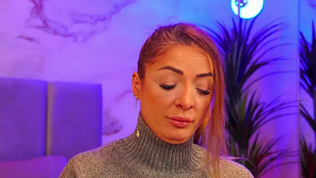 Izabellle02 online show from 01/13/26, 06:08