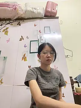 meomeo2k6 online show from 10/28/25, 01:47