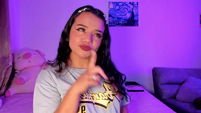 Snapshot of Shophie_thoopson chatting on 02/24/26, 02:20 Shophie thoopson online show from 02/24/26, 02:20