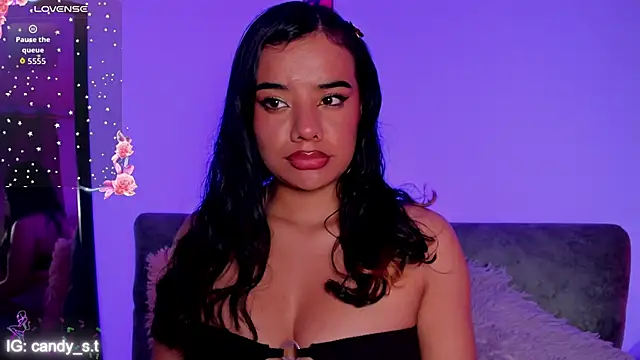 Shophie thoopson online show from 03/29/26, 02:33