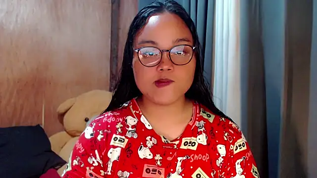 Snapshot of _Lylia chatting on 10/06/25, 09:45 Lylia online show from 10/06/25, 09:45