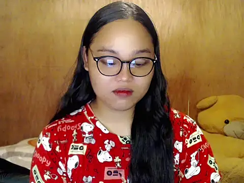 Snapshot of _Lylia chatting on 10/31/25, 09:27 Lylia online show from 10/31/25, 09:27