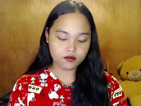 Snapshot of _Lylia chatting on 11/04/25, 07:46 Lylia online show from 11/04/25, 07:46