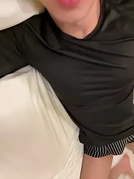 gochu1004 online show from 11/30/25, 02:54