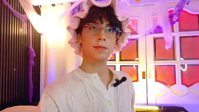 luixdust  online show from 10/20/25, 06:25