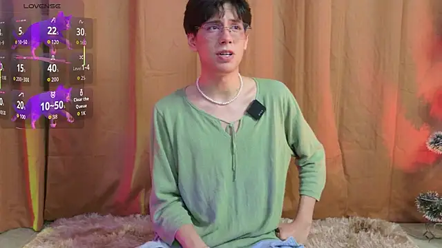 luixdust  online show from 12/15/25, 06:17