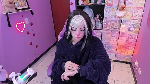 Vero Osb  online show from 09/17/25, 11:39