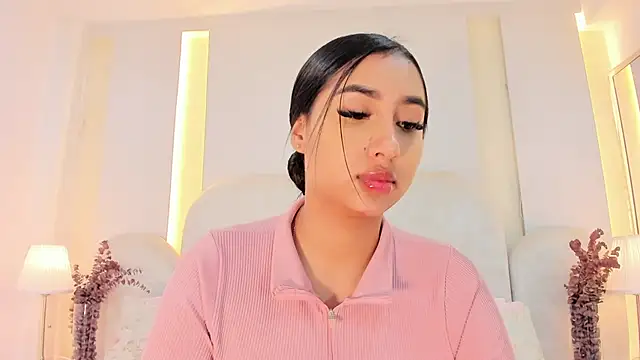 SalomeeBell online show from 09/29/25, 08:24