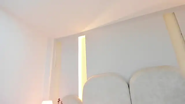 SalomeeBell online show from 10/10/25, 09:14