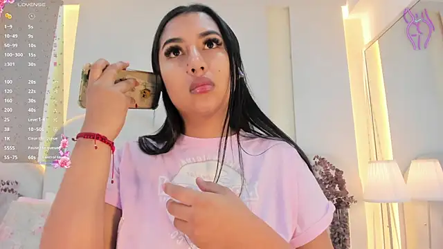 SalomeeBell online show from 10/16/25, 07:59