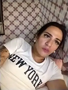 enoria1992 online show from 06/18/26, 09:25