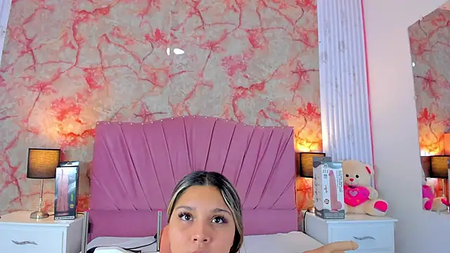 Wonderkloe  online show from 03/13/26, 08:04