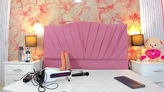 Wonderkloe  online show from 03/29/26, 02:55