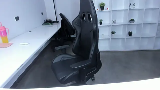 megan bigboobs  online show from 11/12/25, 11:10