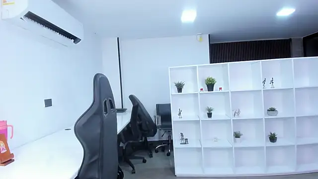 megan bigboobs  online show from 11/13/25, 10:58