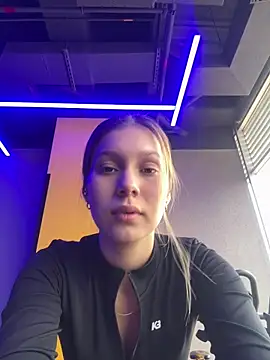 Nikii   online show from 04/09/26, 04:56