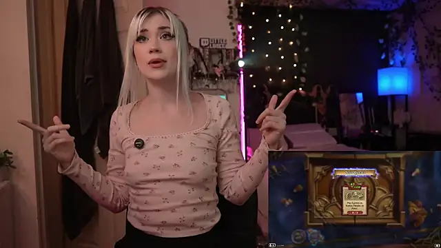 littlelune online show from 10/15/25, 12:44