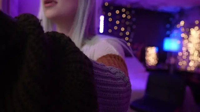 littlelune online show from 10/26/25, 11:20