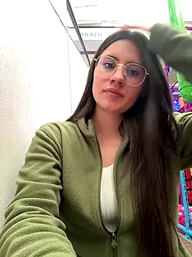 Isabella21  online show from 09/15/25, 09:15