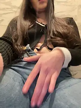 Isabella21  online show from 03/15/26, 02:50