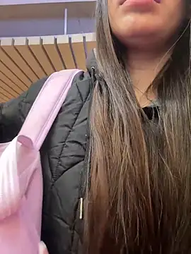 Isabella21  online show from 04/15/26, 12:28