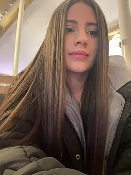 Isabella21  online show from 04/21/26, 01:42