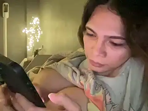 Snapshot of urhotfucker69 chatting on 06/19/26, 10:46 urhotfucker69 online show from 06/19/26, 10:46