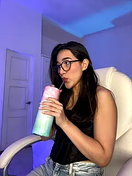 julieta jhonss online show from 10/04/25, 01:25