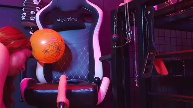 Meghan storm online show from 10/27/25, 01:42