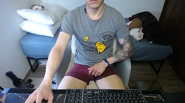 bossking017 online show from 02/06/25, 02:04