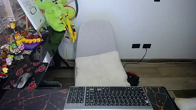 bossking017 online show from 09/14/25, 03:11