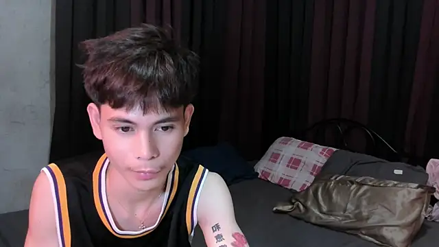 hotfreshdior online show from 04/18/26, 05:28