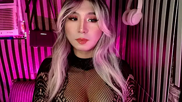 UrhotlucyTS online show from 01/13/26, 07:02