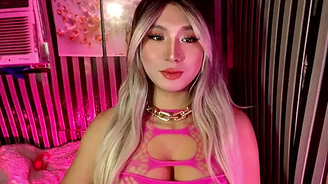 UrhotlucyTS online show from 03/27/26, 06:30