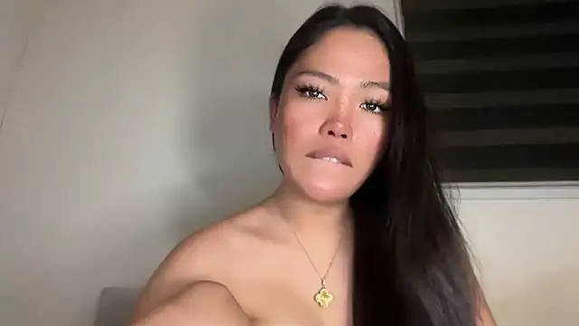 evabuntog online show from 10/19/25, 05:57